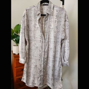Black Tape Cream Snake Print Tunic Blouse Size M